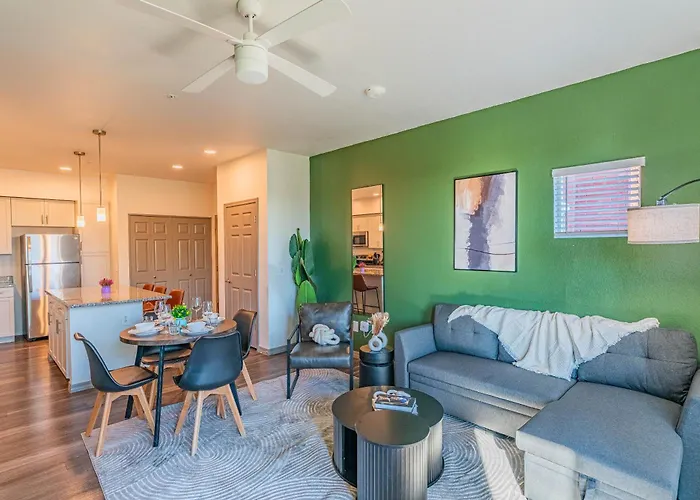 Walk To Stadium With Modern Poolgymparkingwd Apartament Glendale