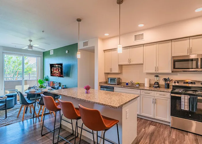 Walk To Stadium With Modern Poolgymparkingwd Apartament Glendale