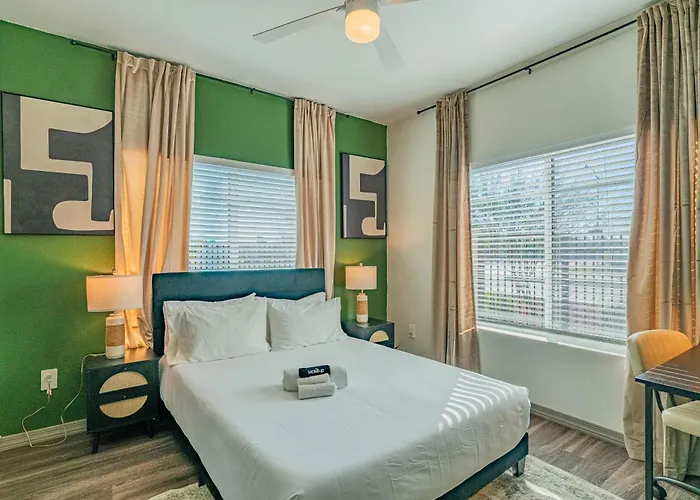 Walk To Stadium With Modern Poolgymparkingwd Apartament Glendale